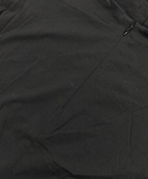 ASTERLET（アステレット）ASTERLET (アステレット) ジップ クルーネック フレアスリーブカットソー ブラック サイズ:記載なしの古着・服飾アイテム