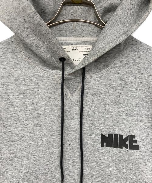 NIKE（ナイキ）NIKE (ナイキ) sacai (サカイ) NRG Pullover Hoodie/プルオーバーフーディー グレー サイズ:Mの古着・服飾アイテム