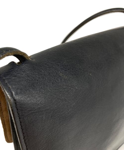 IL BISONTE（イル ビゾンテ）IL BISONTE (イル ビゾンテ) クロスボディバッグ ブラックの古着・服飾アイテム