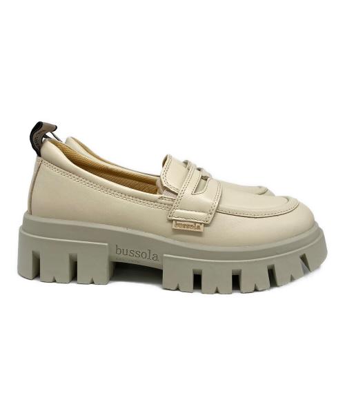 bussola（ブソラ）bussola (ブソラ) 厚底コインローファー アイボリー サイズ:38の古着・服飾アイテム