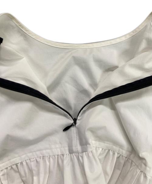 YOKO CHAN（ヨーコチャン）YOKO CHAN (ヨーコチャン) バックティアードブラウス ホワイト サイズ:36の古着・服飾アイテム