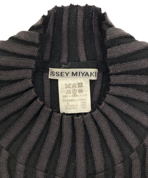 ISSEY MIYAKE（イッセイミヤケ）ISSEY MIYAKE (イッセイミヤケ) プリーツニット ブラック サイズ:2の古着・服飾アイテム