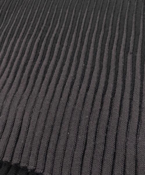 ISSEY MIYAKE（イッセイミヤケ）ISSEY MIYAKE (イッセイミヤケ) プリーツニット ブラック サイズ:2の古着・服飾アイテム