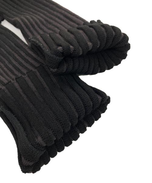 ISSEY MIYAKE（イッセイミヤケ）ISSEY MIYAKE (イッセイミヤケ) プリーツニット ブラック サイズ:2の古着・服飾アイテム