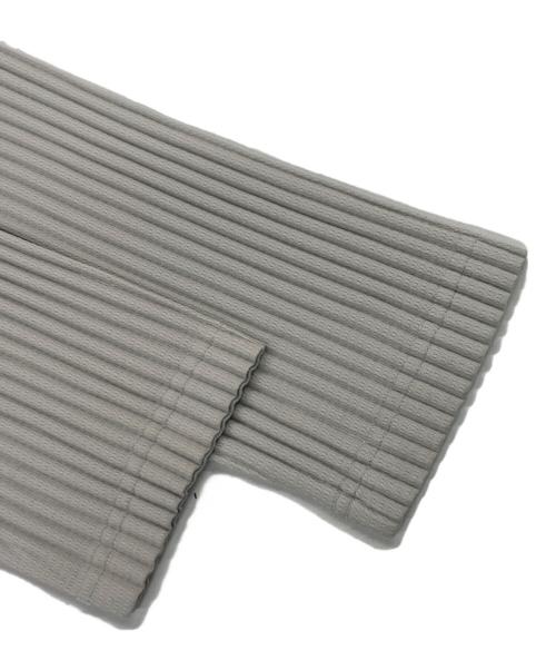 HOMME PLISSE ISSEY MIYAKE（オム プリッセ イッセイ ミヤケ）HOMME PLISSE ISSEY MIYAKE (オム プリッセ イッセイ ミヤケ) プリーツカットソー グレー サイズ:2の古着・服飾アイテム