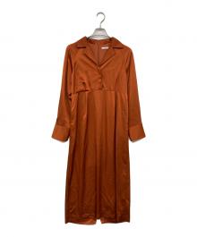 CLANE（クラネ）の古着「SLIT HOLE SLEEVE SATIN ONEPIECE」｜レッド