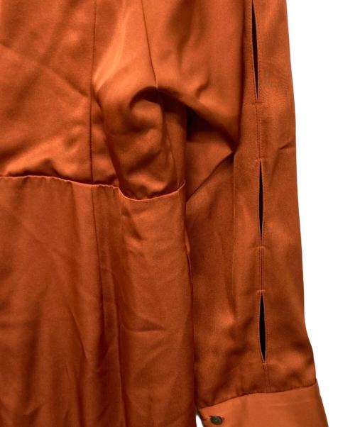 CLANE（クラネ）CLANE (クラネ) SLIT HOLE SLEEVE SATIN ONEPIECE レッド サイズ:2の古着・服飾アイテム
