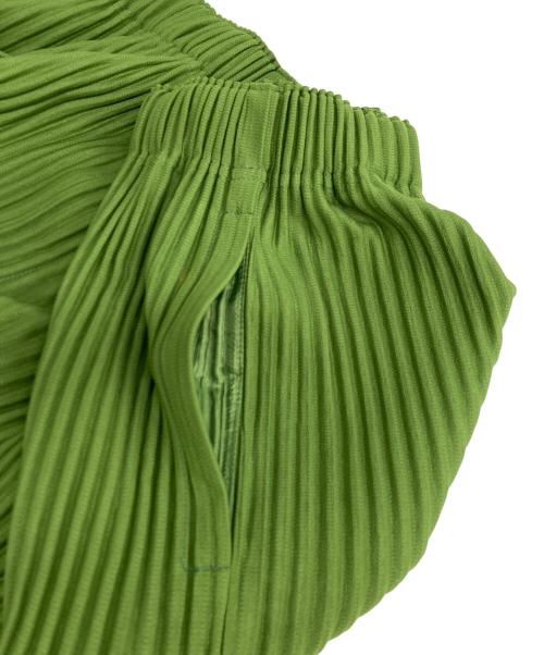 HOMME PLISSE ISSEY MIYAKE（オム プリッセ イッセイ ミヤケ）HOMME PLISSE ISSEY MIYAKE (オム プリッセ イッセイ ミヤケ) プリーツテーパードパンツ グリーン サイズ:2の古着・服飾アイテム