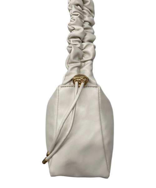 CHARLES & KEITH（チャールズアンドキース）CHARLES & KEITH (チャールズ＆キース) ワンショルダーバッグ ベージュの古着・服飾アイテム