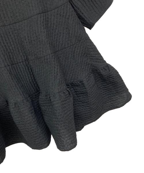 YORI（ヨリ）yori (ヨリ) フクレティアードブラウス ブラック サイズ:38の古着・服飾アイテム