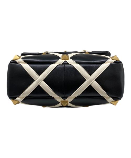 VALENTINO GARAVANI（ヴァレンティノ・ガラヴァーニ）VALENTINO GARAVANI (ヴァレンティノ・ガラヴァーニ) ローマンスタッズショルダーバッグ ブラックの古着・服飾アイテム