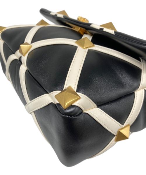 VALENTINO GARAVANI（ヴァレンティノ・ガラヴァーニ）VALENTINO GARAVANI (ヴァレンティノ・ガラヴァーニ) ローマンスタッズショルダーバッグ ブラックの古着・服飾アイテム