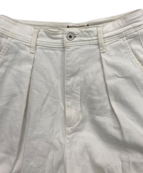 YANUK（ヤヌーク）YANUK (ヤヌーク) タックパンツ ホワイト サイズ:Sの古着・服飾アイテム