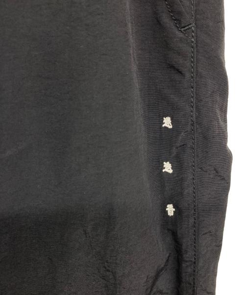 迷迭香（マンネンロウ）迷迭香 (マンネンロウ) NYLON HARVEST TRAINER ブラック サイズ:３の古着・服飾アイテム