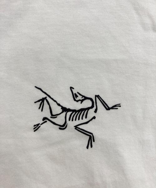 ARC'TERYX（アークテリクス）ARC'TERYX (アークテリクス) ARC' MULTI BIRD LOGO LS/アークマルチバード ロゴ ロングスリーブ  ホワイト サイズ:Mの古着・服飾アイテム