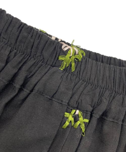 UNMINOU（アンミヌ）UNMINOU (アンミヌ) エンブロイダリースカート ブラック サイズ:Fの古着・服飾アイテム