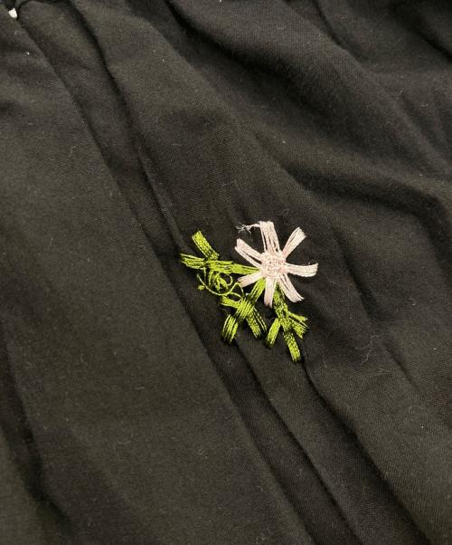 UNMINOU（アンミヌ）UNMINOU (アンミヌ) エンブロイダリースカート ブラック サイズ:Fの古着・服飾アイテム