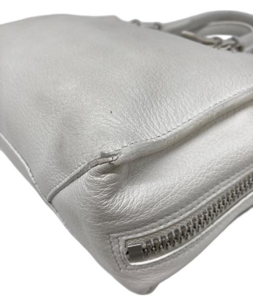 BALENCIAGA（バレンシアガ）BALENCIAGA (バレンシアガ) ペーパーA6 2WAYバッグ ホワイトの古着・服飾アイテム