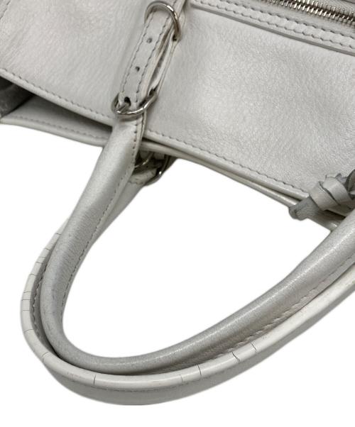 BALENCIAGA（バレンシアガ）BALENCIAGA (バレンシアガ) ペーパーA6 2WAYバッグ ホワイトの古着・服飾アイテム
