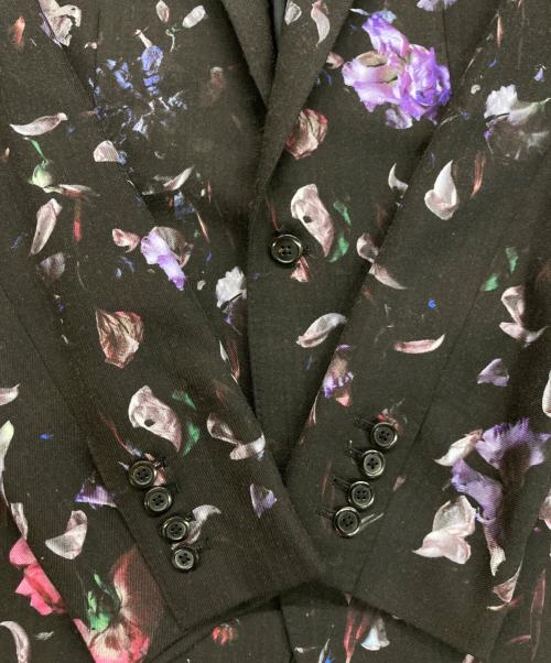 LAD MUSICIAN（ラッドミュージシャン）LAD MUSICIAN (ラッドミュージシャン) 1B JACKET WOOL GABARDINE INKJET (FLOWER) ブラック サイズ:44の古着・服飾アイテム