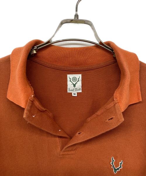 South2 West8（サウスツー ウエストエイト）South2 West8 (サウスツー ウエストエイト) ポロシャツ オレンジ サイズ:Mの古着・服飾アイテム