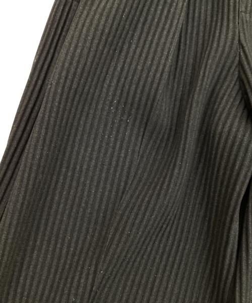 HOMME PLISSE ISSEY MIYAKE（オム プリッセ イッセイ ミヤケ）HOMME PLISSE ISSEY MIYAKE (オム プリッセ イッセイ ミヤケ) プリーツパンツ ブラック サイズ:2の古着・服飾アイテム