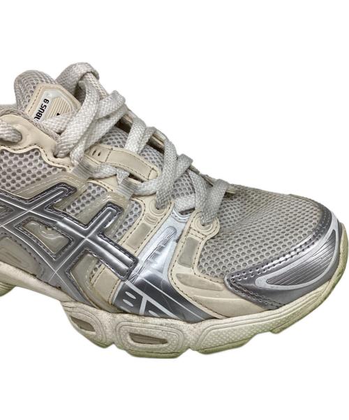 asics（アシックス）asics (アシックス) WIND AND SEA (ウィンダンシー) GEL-NIMBUS 9 ホワイト サイズ:27.5の古着・服飾アイテム