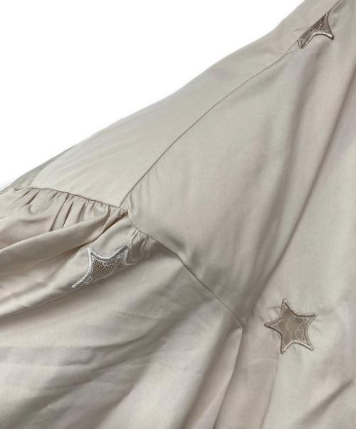 Mikio Sakabe（ミキオサカベ）Mikio Sakabe (ミキオサカベ) スターレースシャツ ベージュ サイズ:Fの古着・服飾アイテム