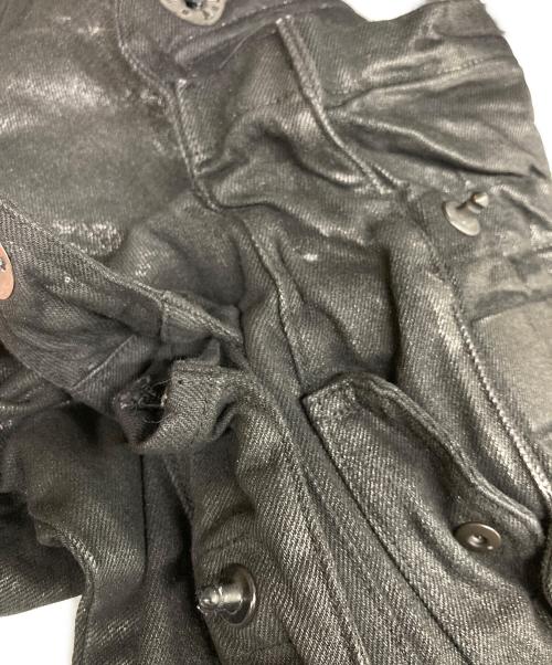 JULIUS（ユリウス）JULIUS (ユリウス) 12OZ COATED DENIM GASMASK CARGO TROUSER ブラック サイズ:2の古着・服飾アイテム