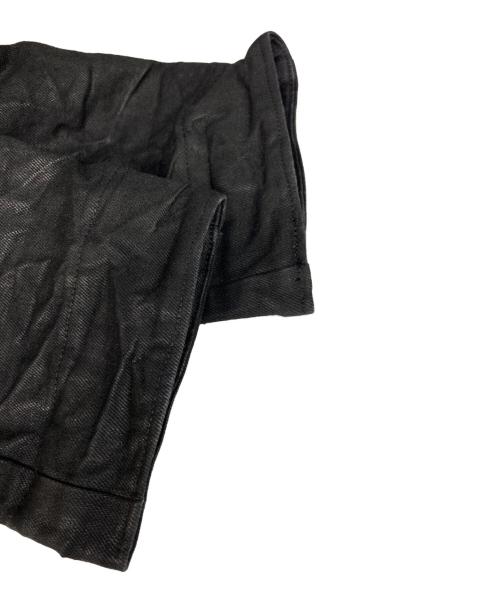 JULIUS（ユリウス）JULIUS (ユリウス) 12OZ COATED DENIM GASMASK CARGO TROUSER ブラック サイズ:2の古着・服飾アイテム