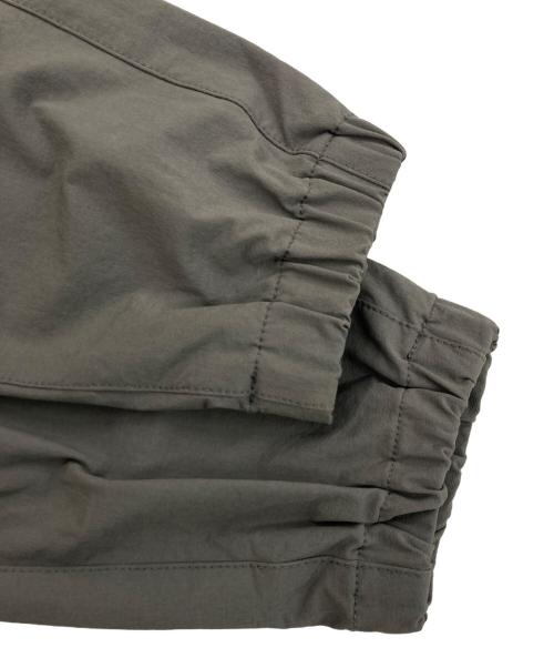 WHITE MOUNTAINEERING（ホワイトマウンテ二アニング）WHITE MOUNTAINEERING (ホワイトマウンテ二アニング) テックカーゴパンツ グレー サイズ:1の古着・服飾アイテム