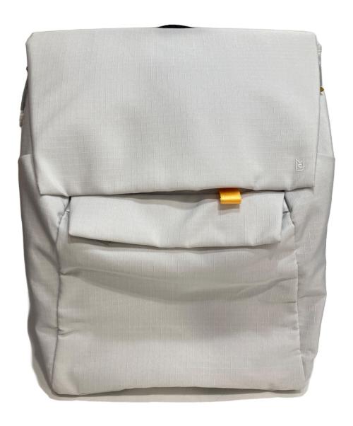 milesto（ミレスト）milesto (ミレスト) W FLAP BACKPACK Wフラップバックパック ライトグレーの古着・服飾アイテム