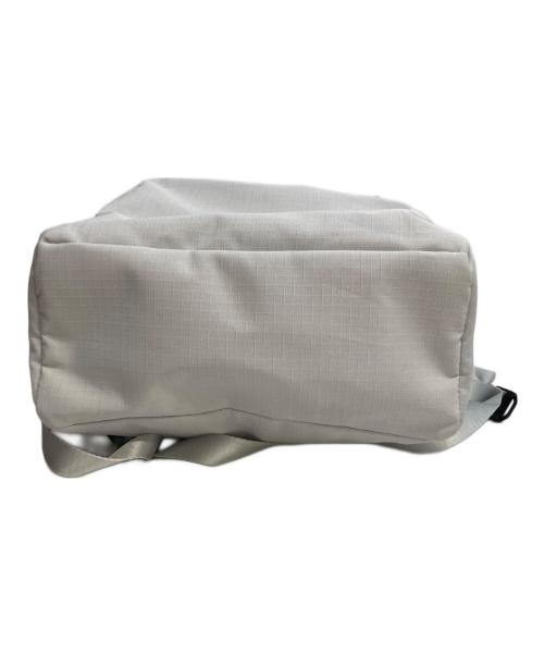 milesto（ミレスト）milesto (ミレスト) W FLAP BACKPACK Wフラップバックパック ライトグレーの古着・服飾アイテム