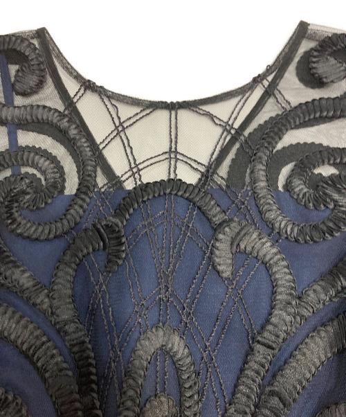 GRACE CONTINENTAL（グレースコンチネンタル）GRACE CONTINENTAL (グレースコンチネンタル) オーナメント刺繍フレアワンピース ネイビー サイズ:2-36の古着・服飾アイテム