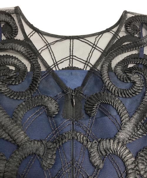 GRACE CONTINENTAL（グレースコンチネンタル）GRACE CONTINENTAL (グレースコンチネンタル) オーナメント刺繍フレアワンピース ネイビー サイズ:2-36の古着・服飾アイテム