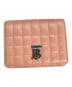 BURBERRY（バーバリー）の古着「LOLA キルティング三つ折り財布」｜ピンク