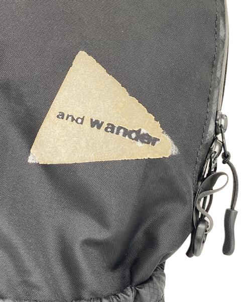 and wander（アンドワンダー）and wander (アンドワンダー) 20L daypack ブラックの古着・服飾アイテム