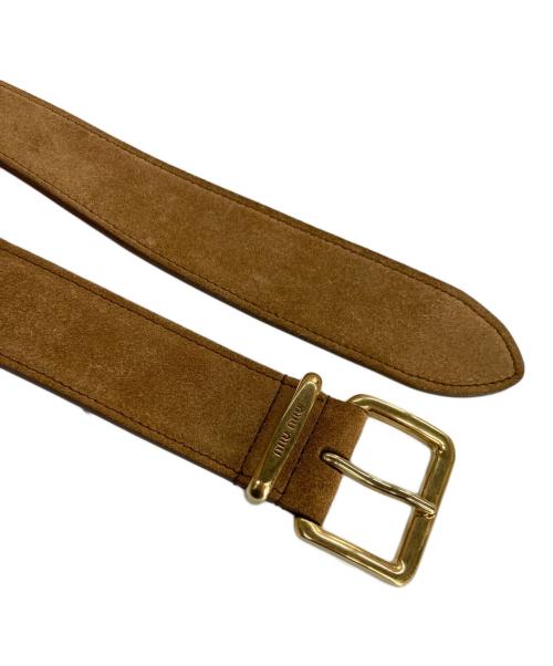 MIU MIU（ミュウミュウ）MIU MIU (ミュウミュウ) スウェードロゴバックルベルト ブラウン×ゴールド サイズ:36/90の古着・服飾アイテム