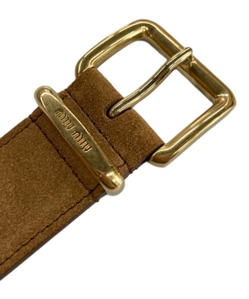 MIU MIU（ミュウミュウ）MIU MIU (ミュウミュウ) スウェードロゴバックルベルト ブラウン×ゴールド サイズ:36/90の古着・服飾アイテム