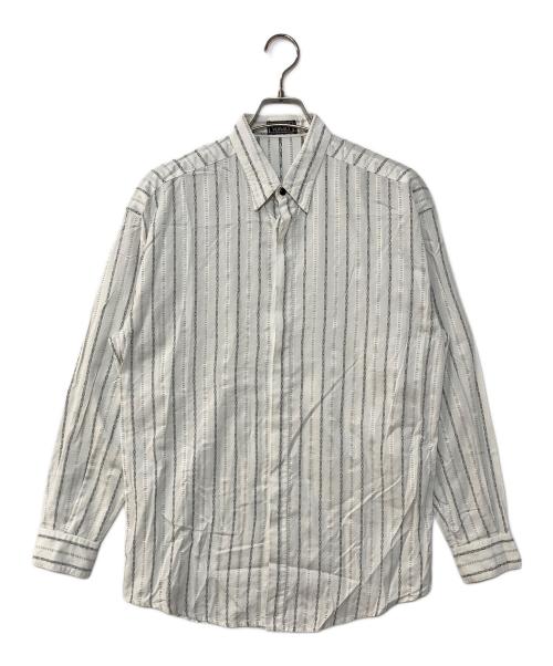 GIANNI VERSACE（ジャンニ・ヴェルサーチ）GIANNI VERSACE (ジャンニ・ヴェルサーチ) ストライプエンプロイダリ‐L/Sシャツ ホワイト サイズ:46の古着・服飾アイテム
