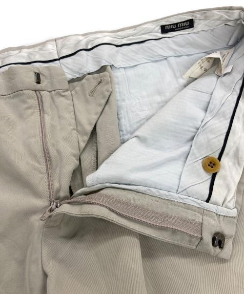 MIU MIU（ミュウミュウ）MIU MIU (ミュウミュウ) スラックス アイボリー サイズ:54の古着・服飾アイテム
