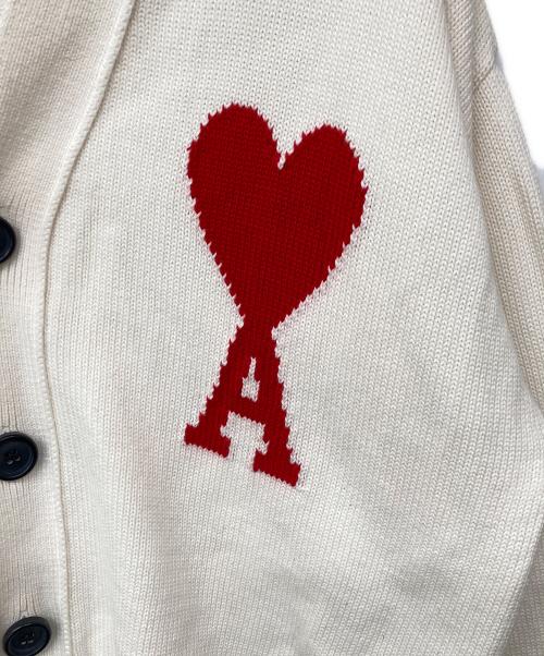 AMI Alexandre Mattiussi（アミアレクサンドルマテュッシ）AMI Alexandre Mattiussi (アミアレクサンドルマテュッシ) ロゴカーディガン ホワイト サイズ:Lの古着・服飾アイテム