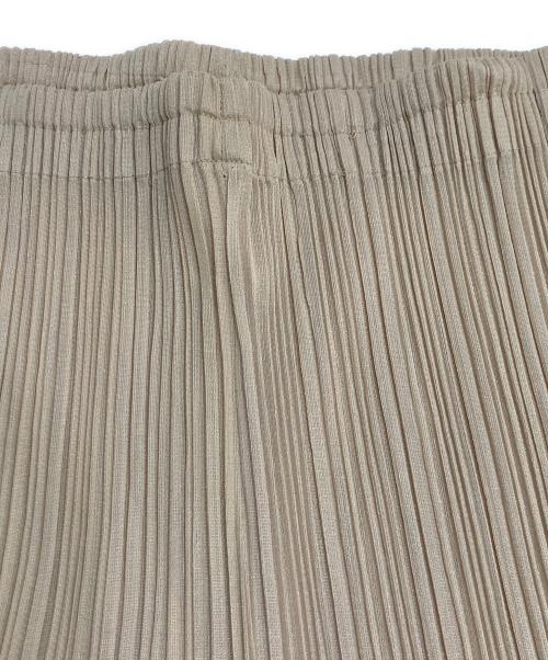 PLEATS PLEASE（プリーツプリーズ）PLEATS PLEASE (プリーツプリーズ) プリーツハーフパンツ ベージュ サイズ:4の古着・服飾アイテム