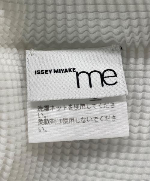 me ISSEY MIYAKE（ミーイッセイ ミヤケ）me ISSEY MIYAKE (ミーイッセイ ミヤケ) STRETCH PLEATS カットソー ホワイト サイズ:FREEの古着・服飾アイテム