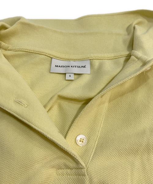 maison kitsune（メゾンキツネ）maison kitsune (メゾンキツネ) BABY FOXポロシャツ イエロー サイズ:Sの古着・服飾アイテム