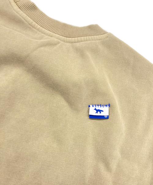 maison kitsune（メゾンキツネ）MAISON KITSUNE (メゾンキツネ) ADER error (アーダーエラー) コラボロゴクルーネックスウェット ベージュ サイズ:A1の古着・服飾アイテム