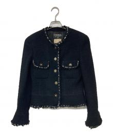 CHANEL（シャネル）の古着「ココマークボタンボタンデザイントリムツイードジャケット」｜ブラック