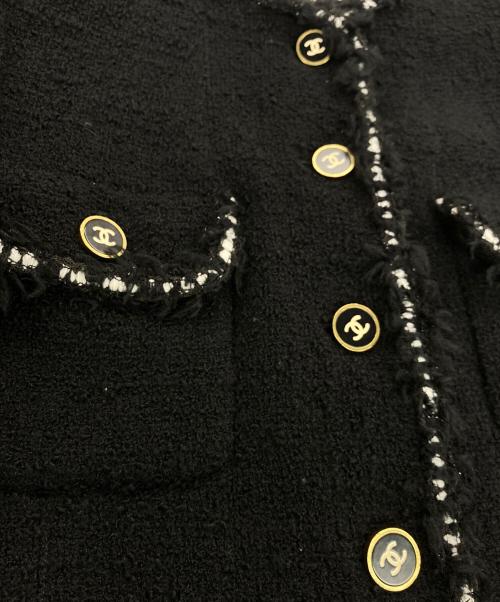 CHANEL（シャネル）CHANEL (シャネル) ココマークボタンボタンデザイントリムツイードジャケット ブラック サイズ:36の古着・服飾アイテム