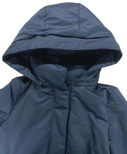 icB（アイシービー）icB (アイシービー) シームレススタンドカラーダウンコート ネイビー サイズ:FRA36/ITA38/JPN9の古着・服飾アイテム