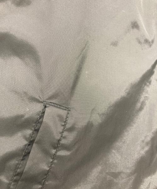 GOOD DESIGN SHOP COMME des GARCONS（グッドデザインショップ コムデギャルソン）GOOD DESIGN SHOP COMME des GARCONS (グッドデザインショップ コムデギャルソン) ロゴプリントコーチジャケット ブラック サイズ:Mの古着・服飾アイテム